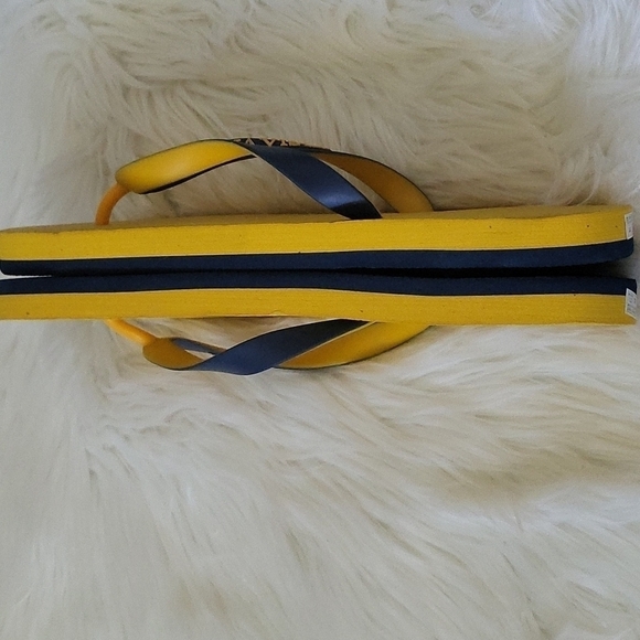 Neet Feet Buena Vista yellow and blue flip flops NWOT - Picture 4 of 8